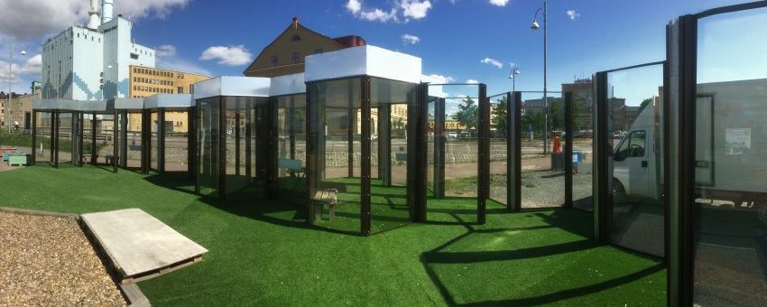 Bullerskydden under en solig dag.