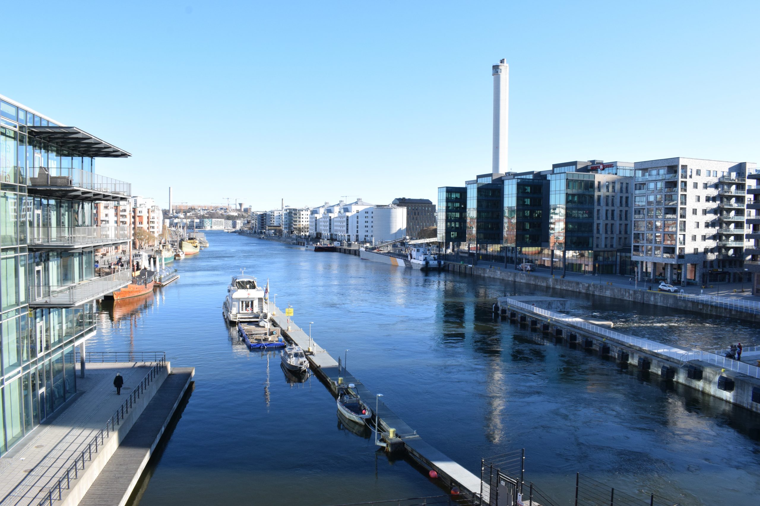 Vy över Hammarby Sjöstads kaj.